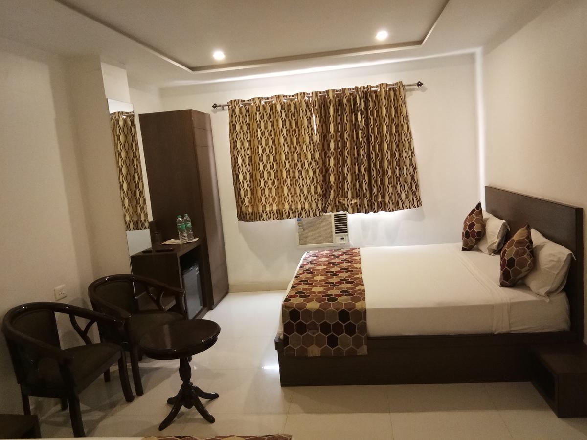Hotel Delux Inn Агра Экстерьер фото